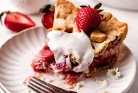 Simple Naturally Sweet Vegan Strawberry Pie