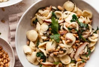 Velvety Vegan Mushroom and Spinach Pasta