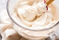 Mastering Pipeable Vegan Cream Cheese Frosting