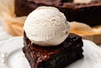 Decadent 6-Ingredient Fudgy Vegan Flourless Chocolate Cake