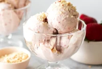 Four-Ingredient Vegan Strawberry Bliss