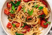 Vibrant 30-Minute Bruschetta Pasta with Roasted Garlic