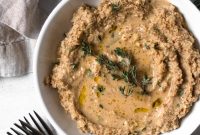Creamy Roasted Cauliflower Mash with Paleo Vegan Gravy