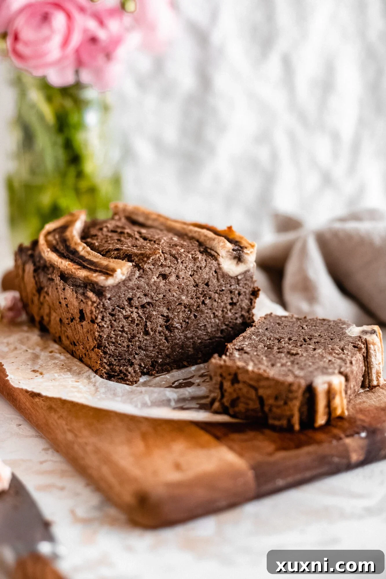 Effortless One-Bowl Vegan Gluten-Free Banana Bread 5 close-up of vegan gluten-free banana bread slices