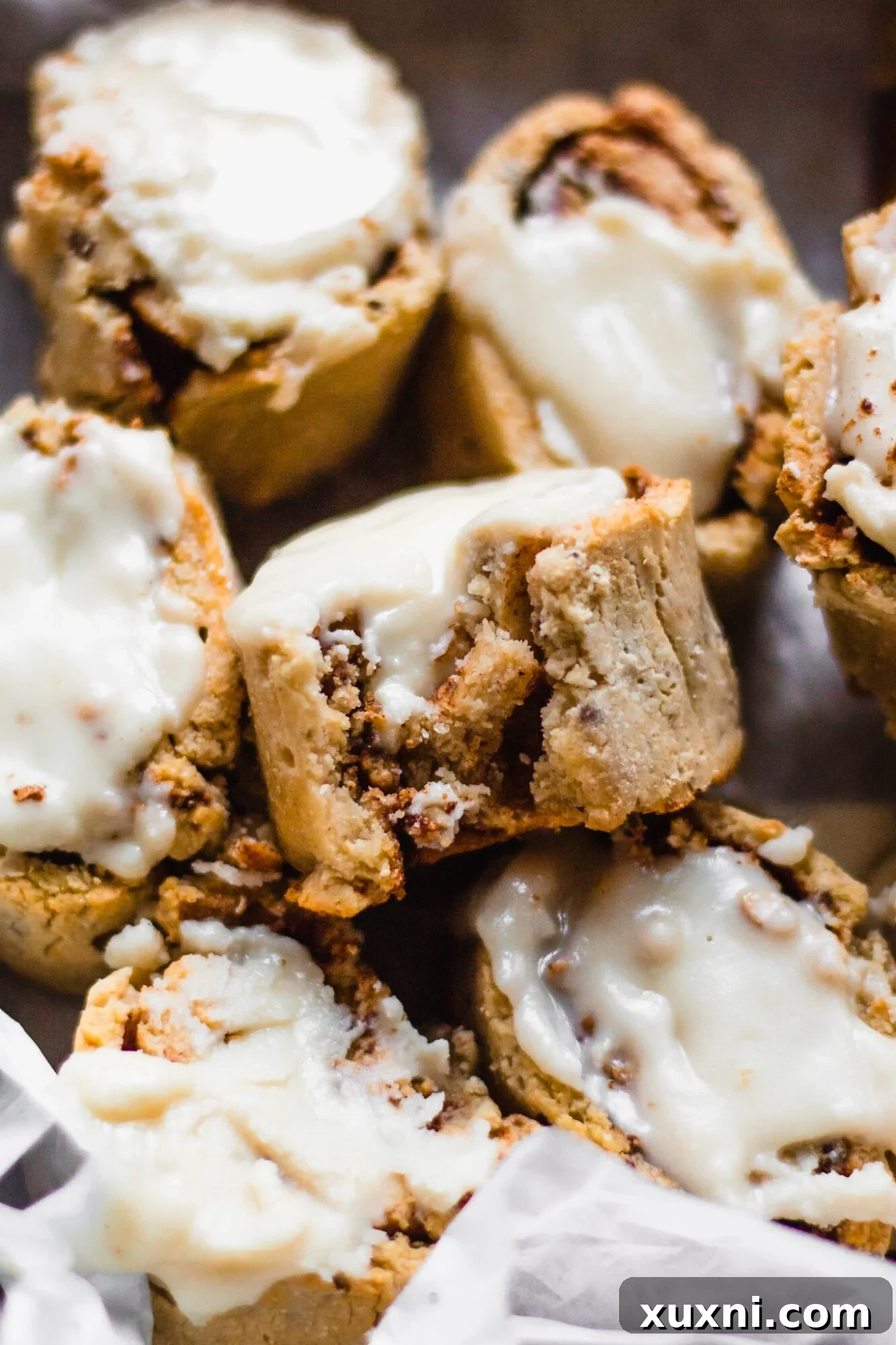 En İyi Paleo ve Vegan Tarçınlı Rulolar 7 bitten paleo vegan cinnamon roll without yeast