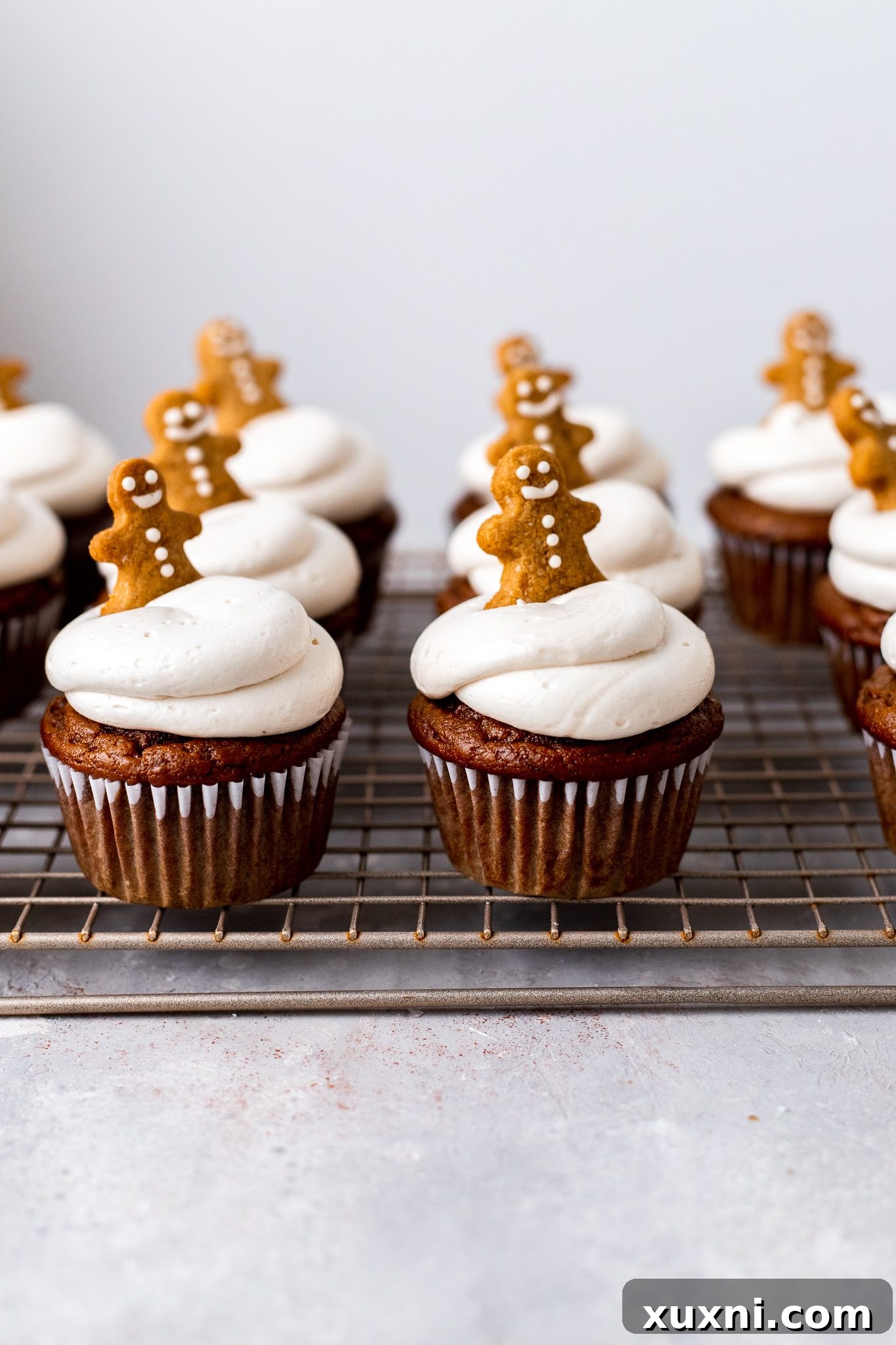 gingerbread cupcakes decorated