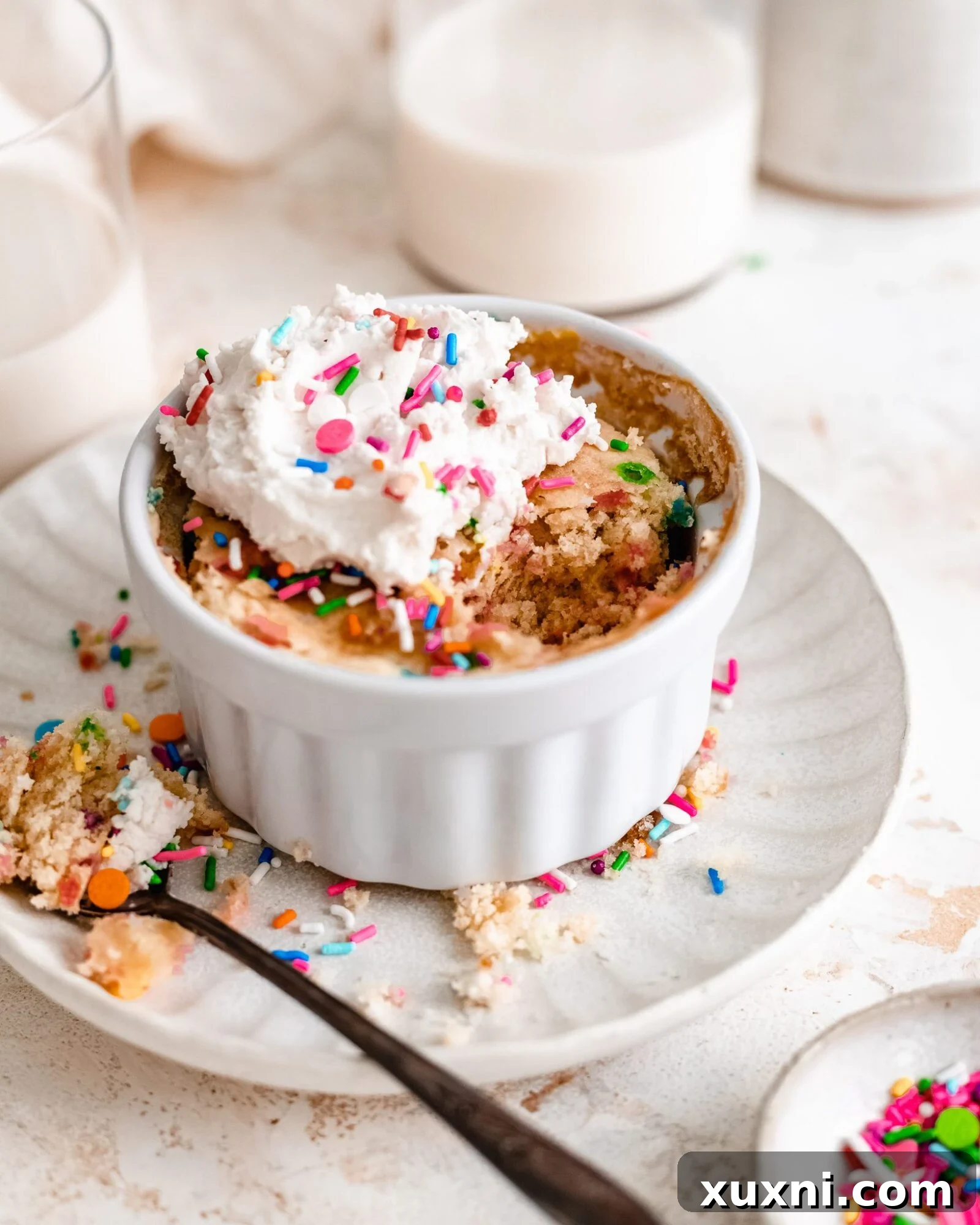 Easy Funfetti Mug Cake (Vegan, GF, Oil Free!)