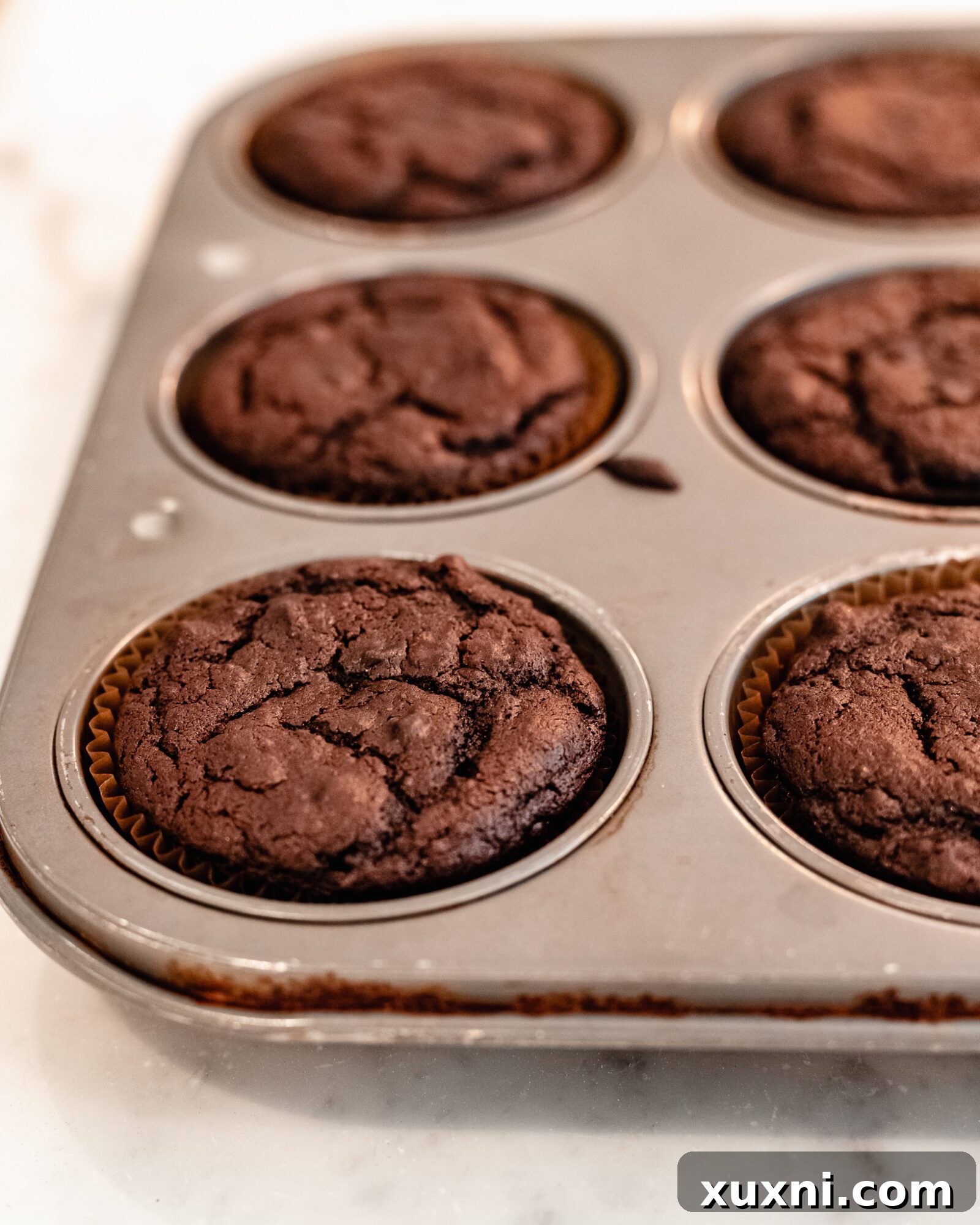 baked vegan chocolate cupcakes