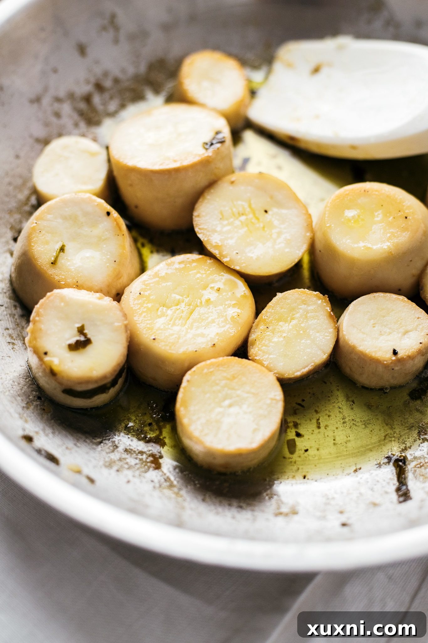 Effortless Plant-Based Scallops with Zesty Marinade 9 sautéed vegan scallops