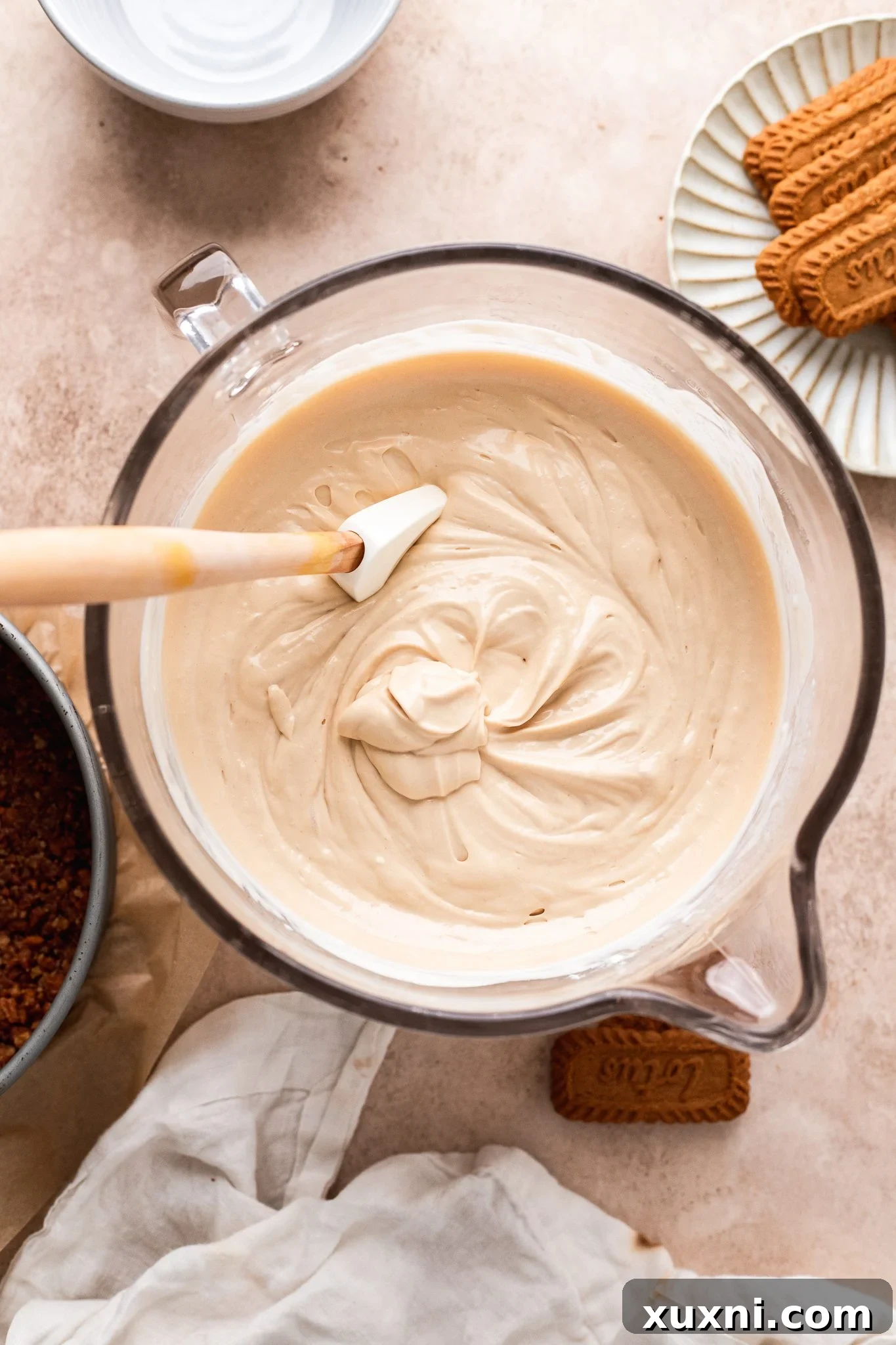 vegan Biscoff cheesecake filling in a bowl
