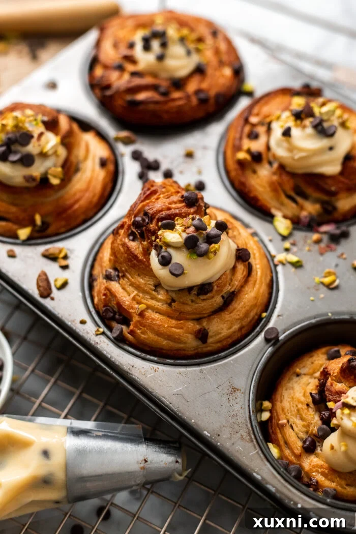 piped cannoli cruffins
