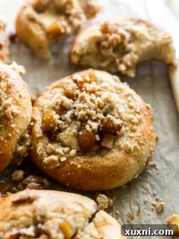 Vegan Apple Cheesecake Brioche Buns