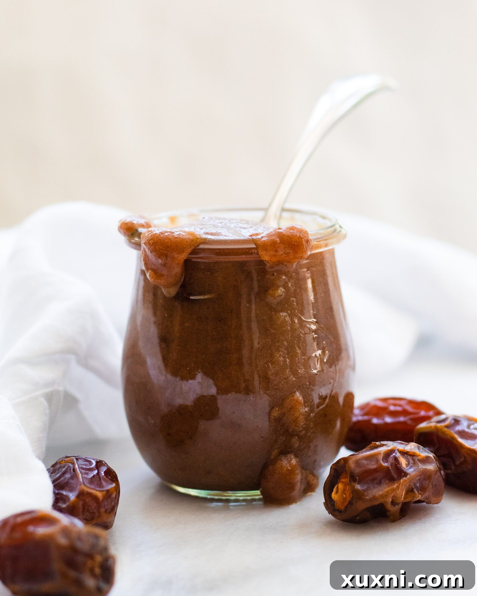 weck jar filled with vegan caramel sauce