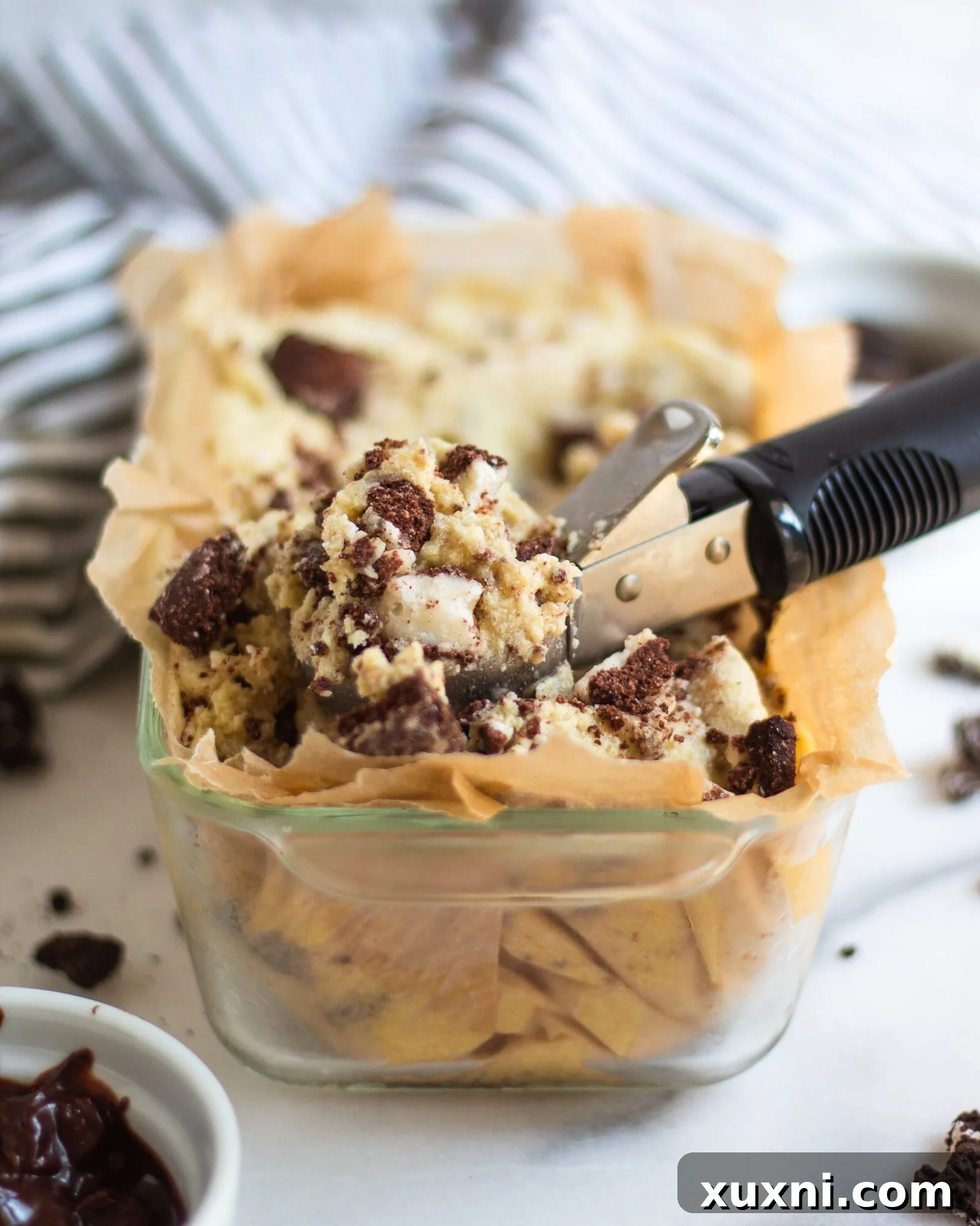 scoop of cookies n' cream ice cream