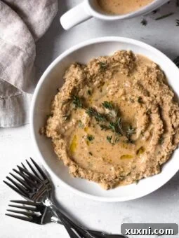 mashed cauliflower with vegan gravy