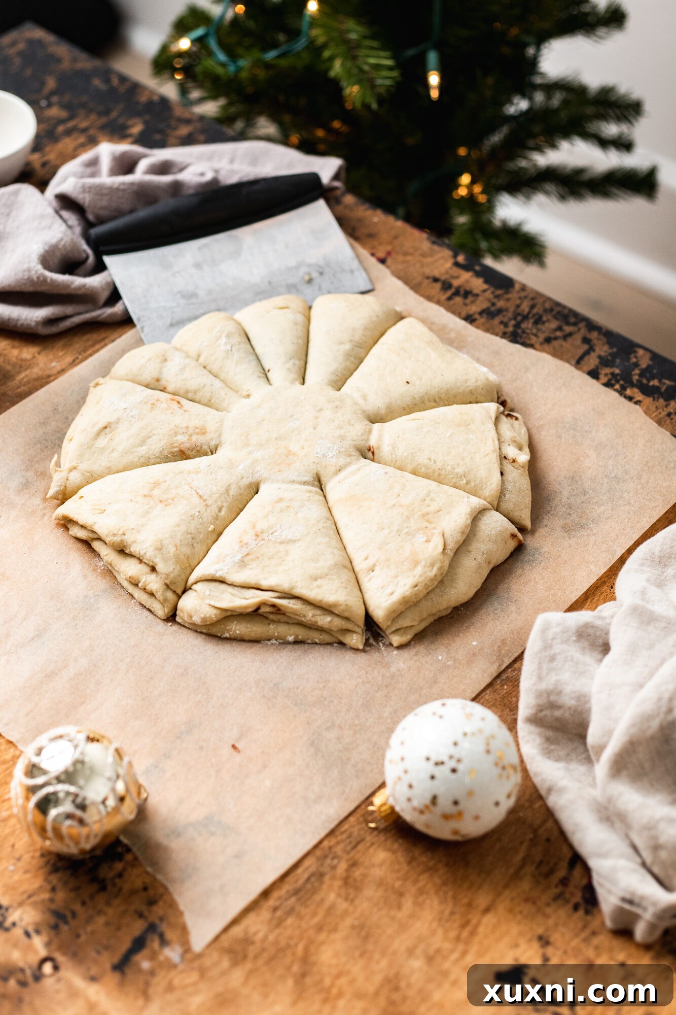 Diagram showing how to make precise cuts for star bread shaping
